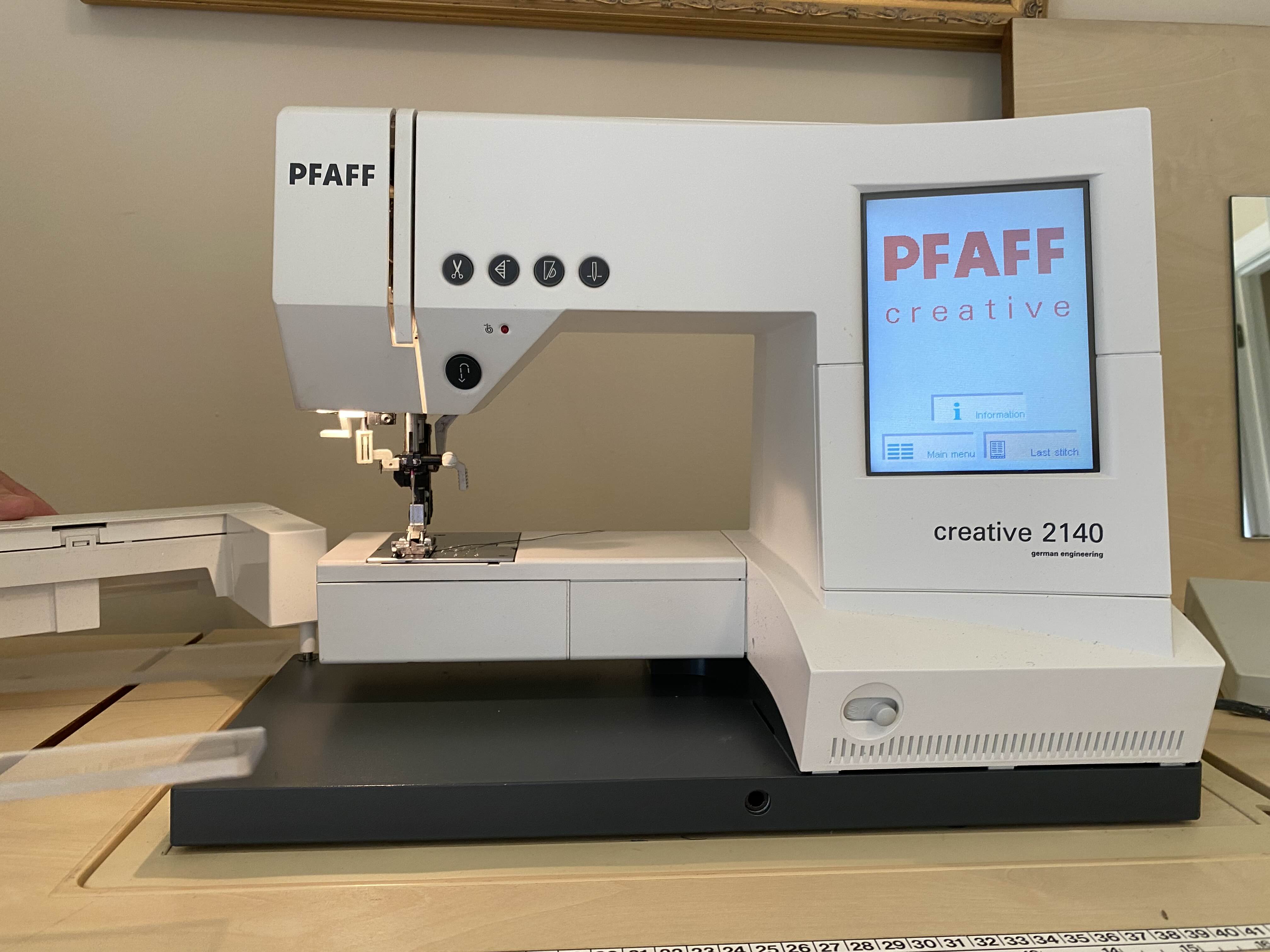 Pfaff Creative 2140 Sewing Embroidery