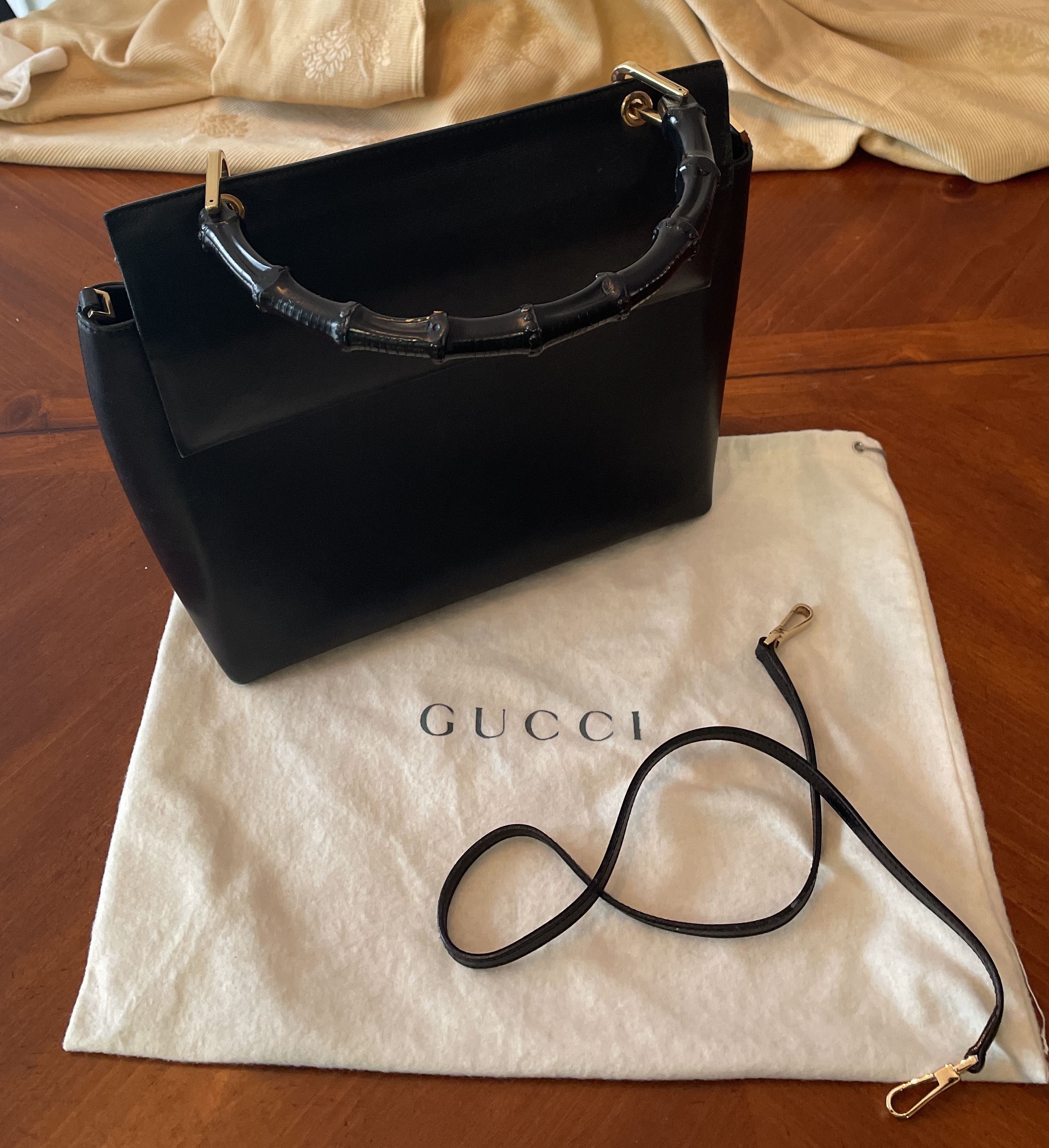 Vintage Gucci Leather Handbag with Carved Wood Handle - Raleigh