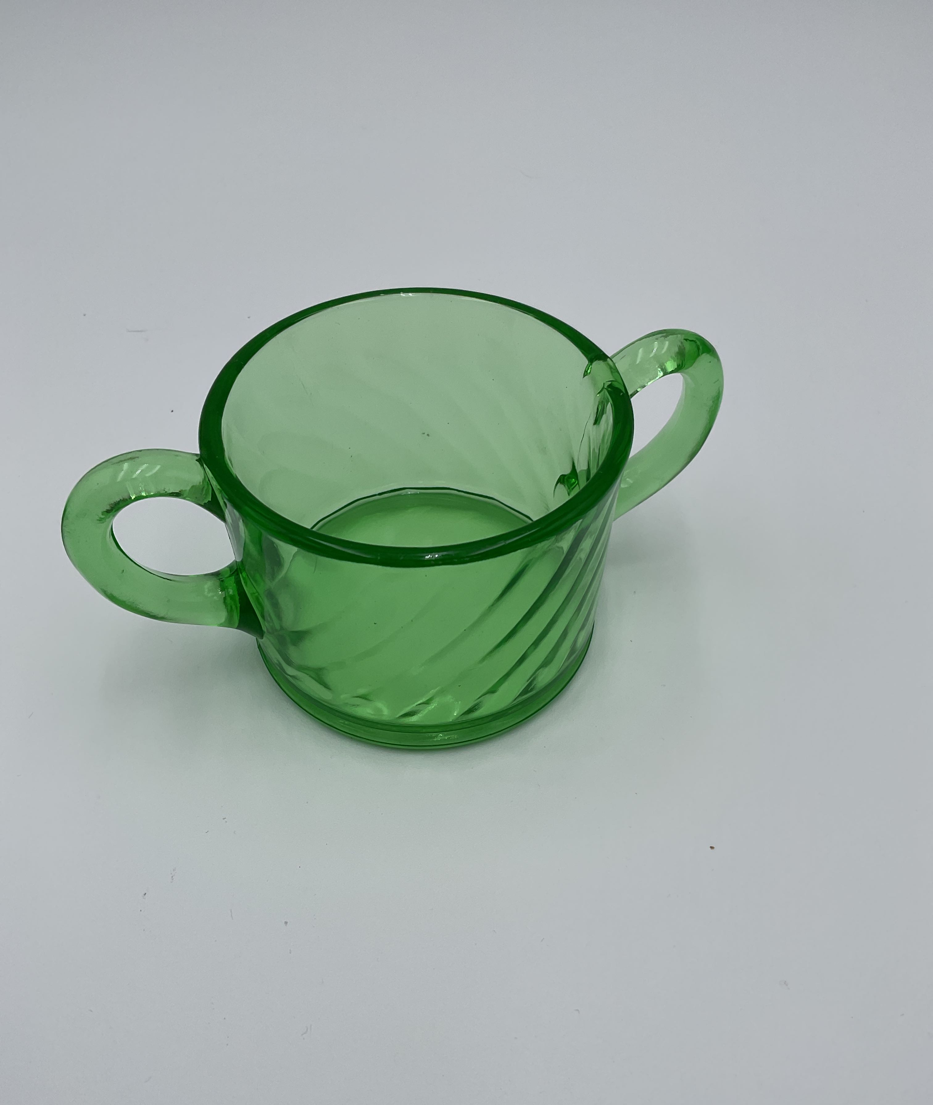 Sold at Auction: LARGE GREEN DEPRESSION GLASS MEASURING JUG & PLATE + SMALL  BOWL