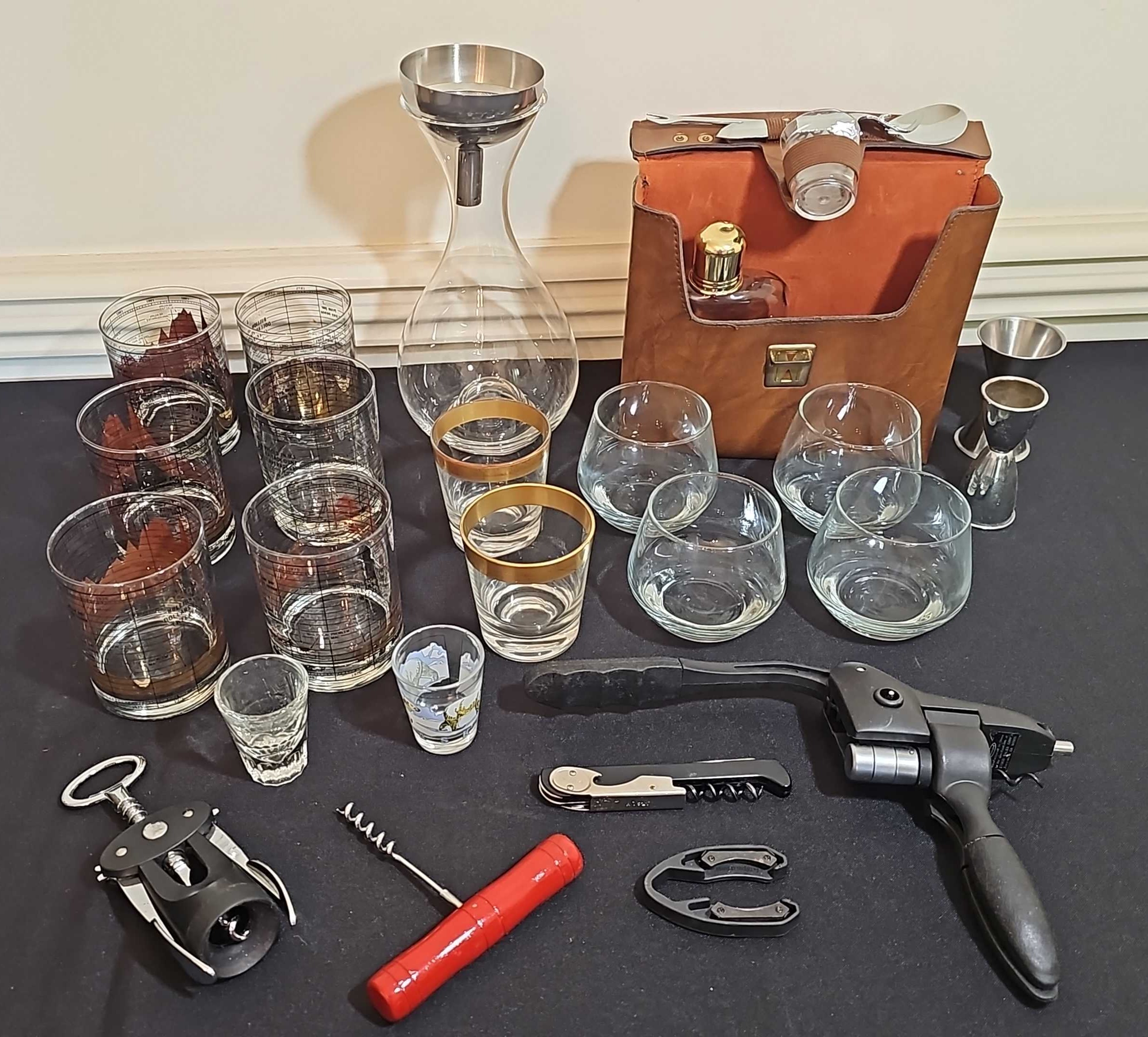 Bunn Easy Pour Decanter, Universal Coffee Carafe and Filters - Roller  Auctions