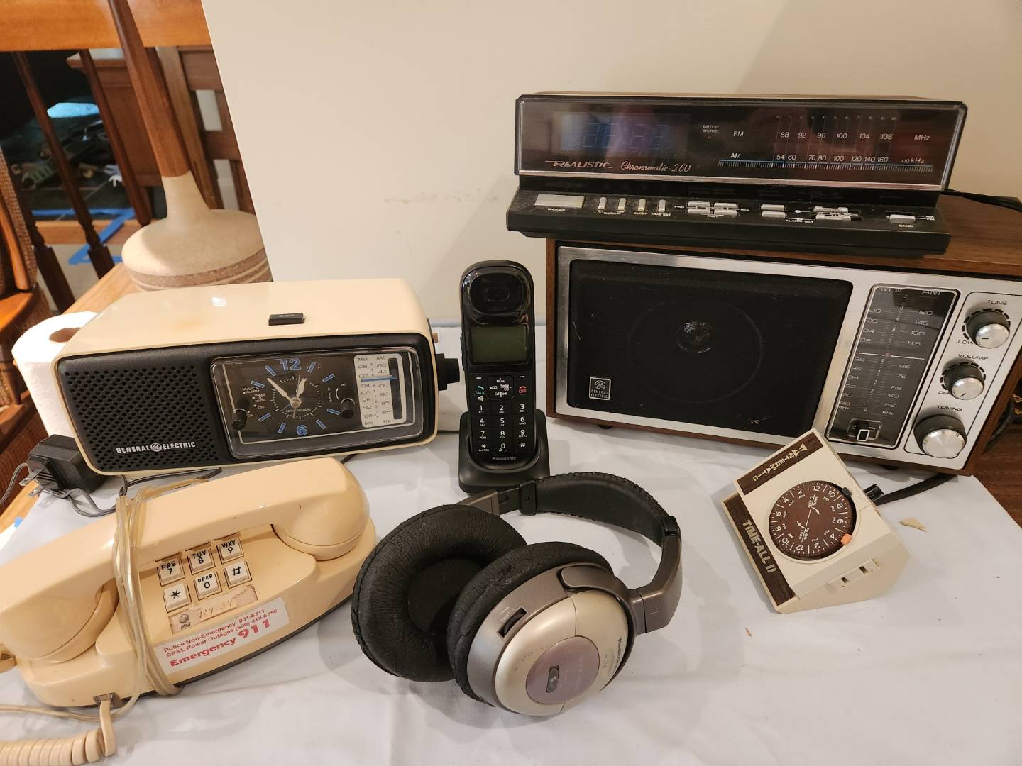 Assorted-Vintage-Radios-and-Phones