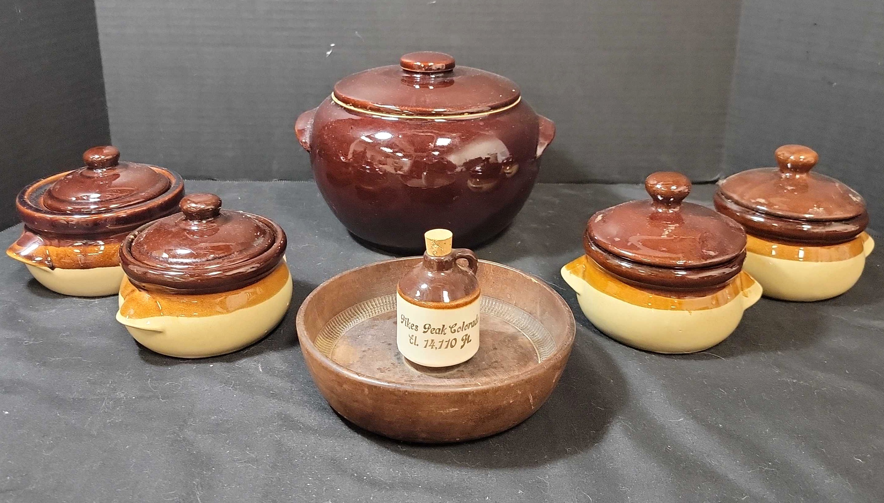 Vintage Bean Pot, Condiment Containers, Small Vases. Bakerite and Hotoven  Harker Pottery. 