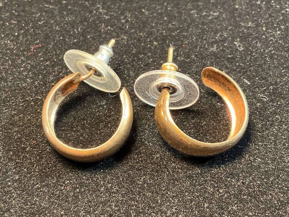 Small Hoop Earrings for Sale in Richmond, VA - OfferUp