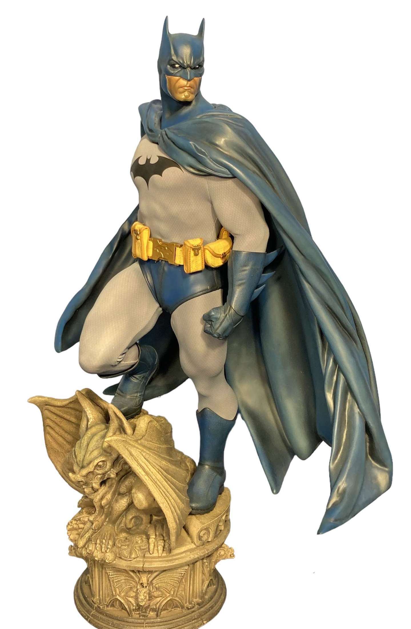 DC-Comics-Batman-Premium-Format-Figure