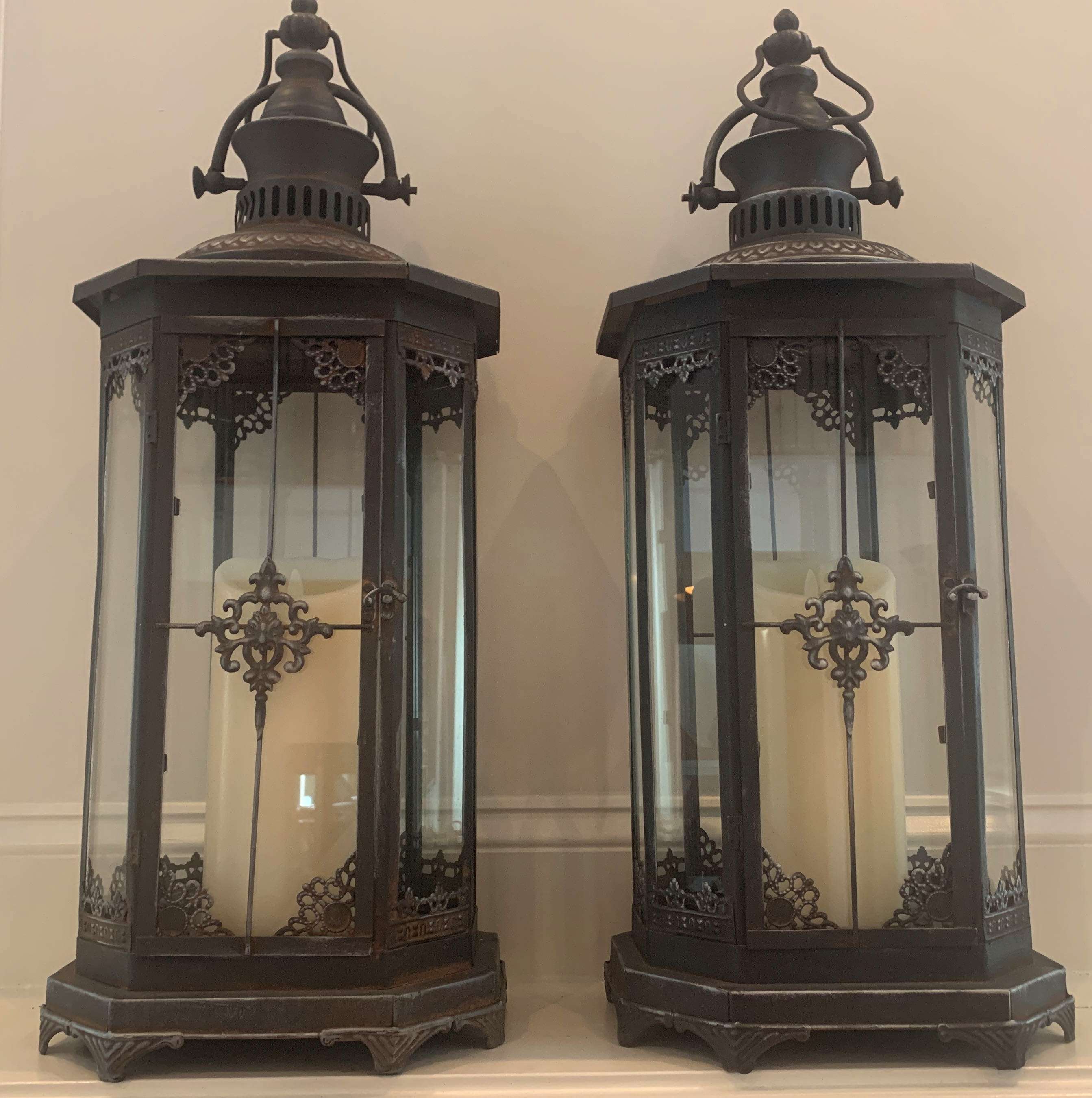 Set of 2 Matching Battery Operated Lanterns. 8B - Lil Dusty Online Auctions  - All Estate Services, LLC