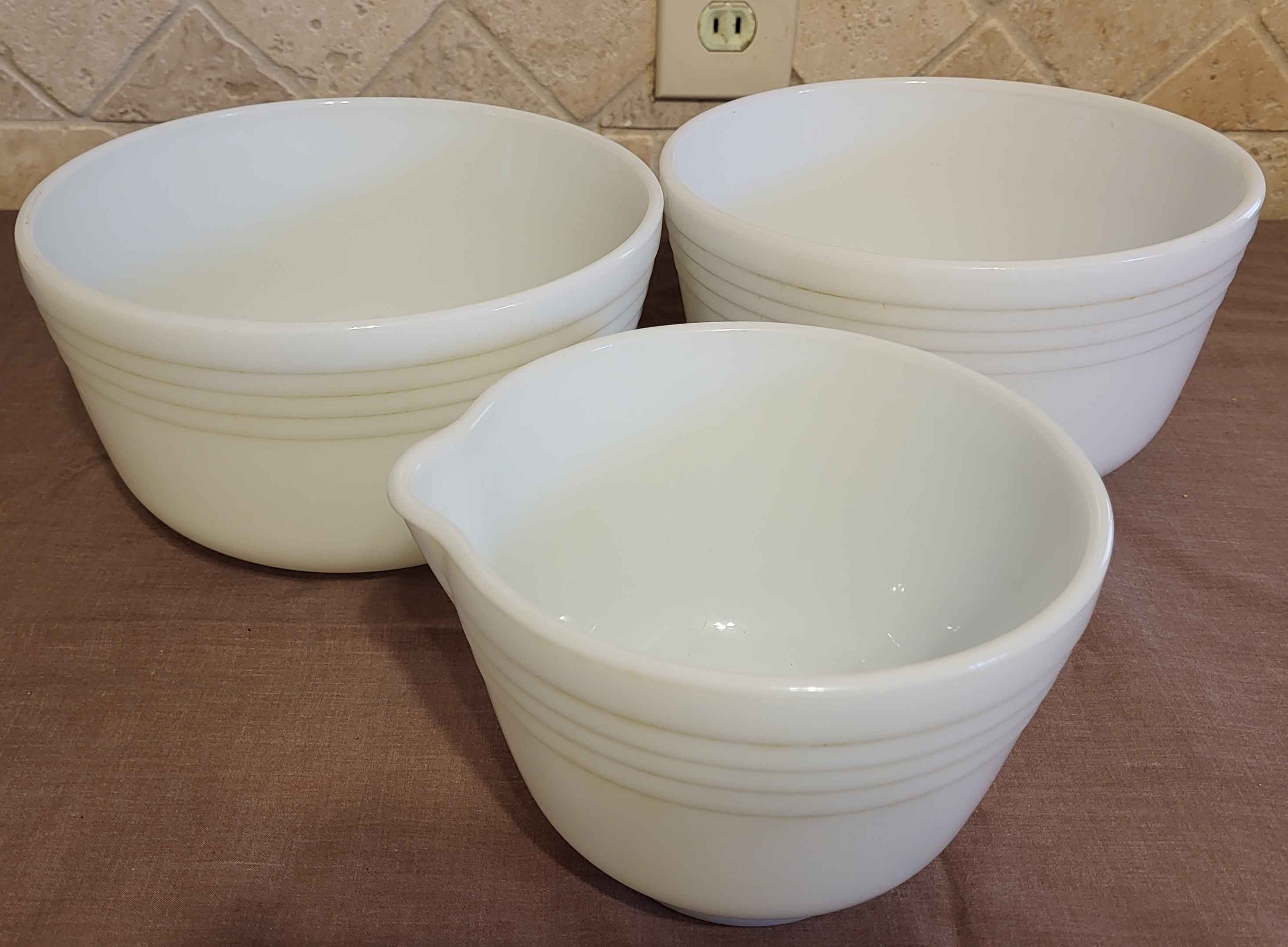 White pyrex mixing clearance bowl