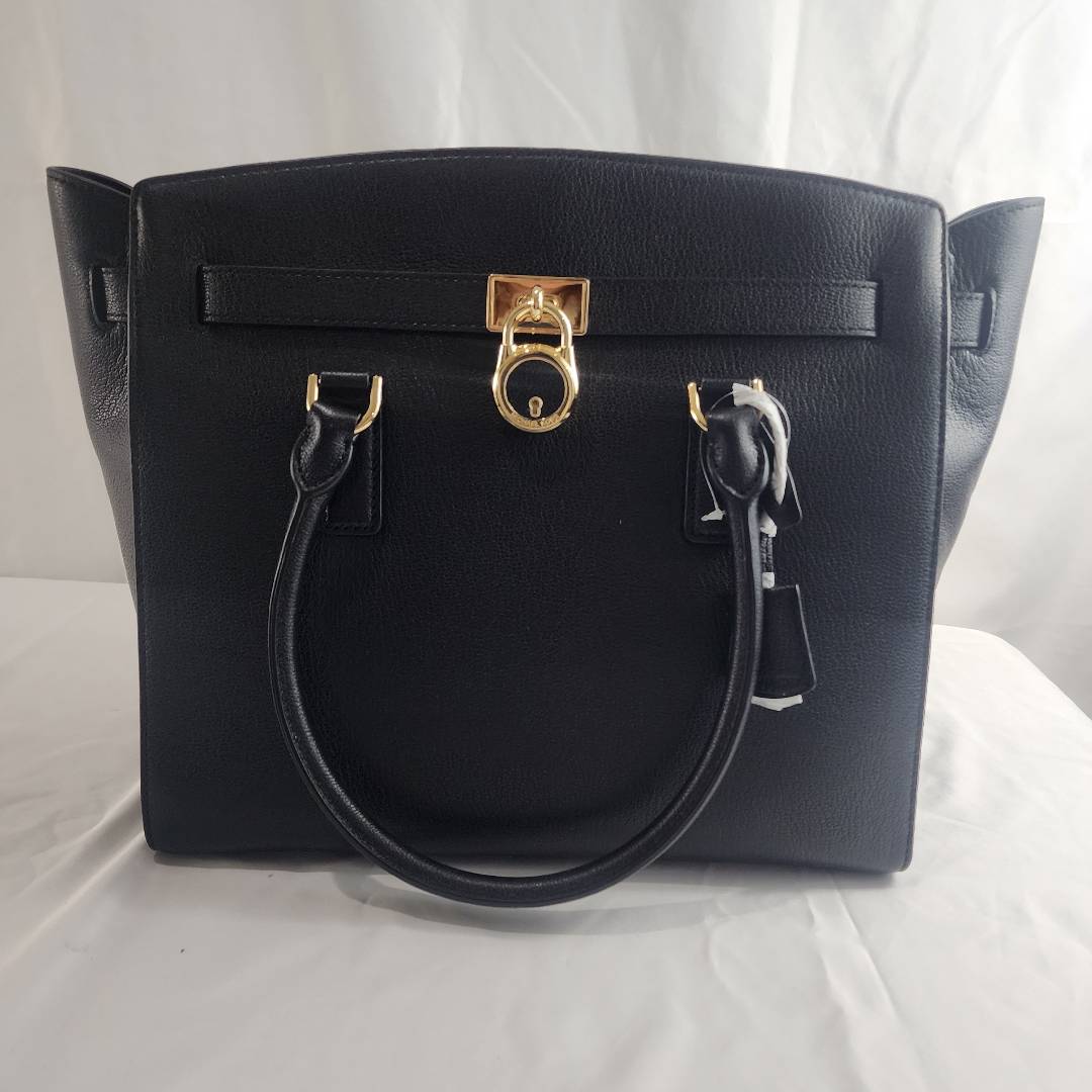 Sold at Auction: Michael Kors Black Leather Shoulder Bag
