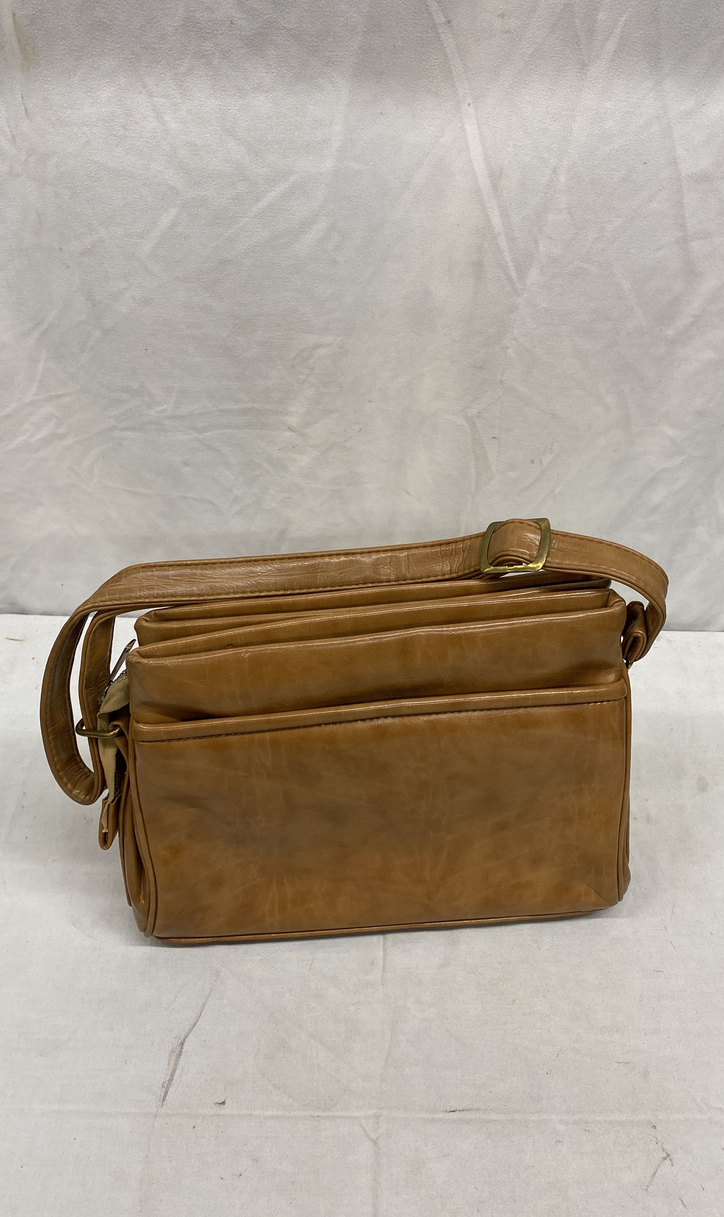 Sold at Auction: VINTAGE LEATHER LUGGAGE , 1920S SQUARE CASE +