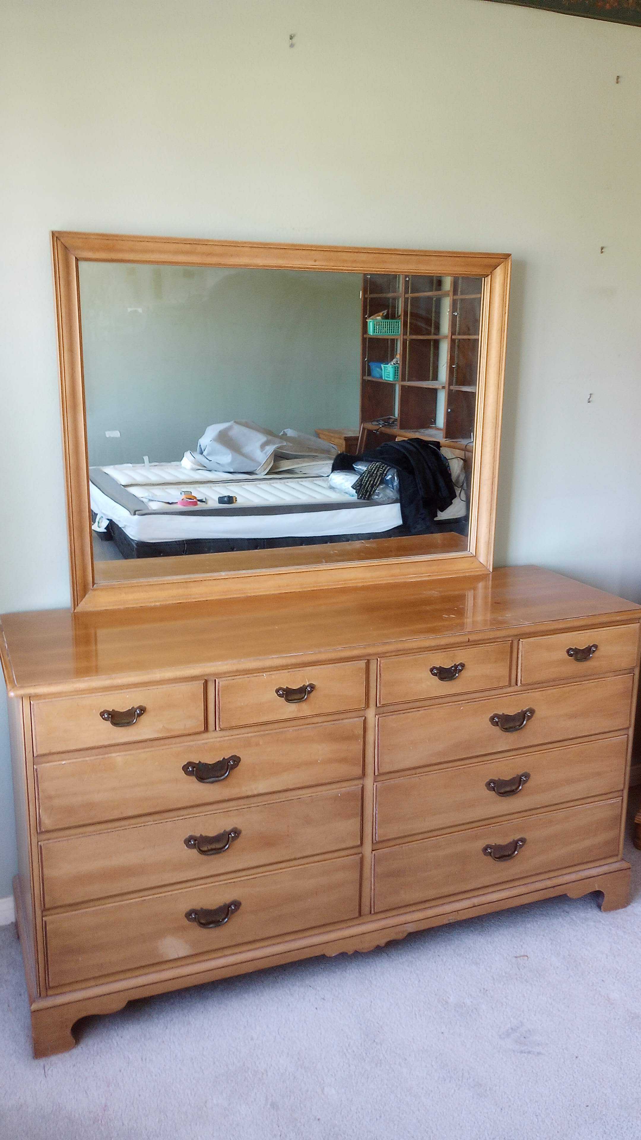 10 drawer deals dresser with mirror