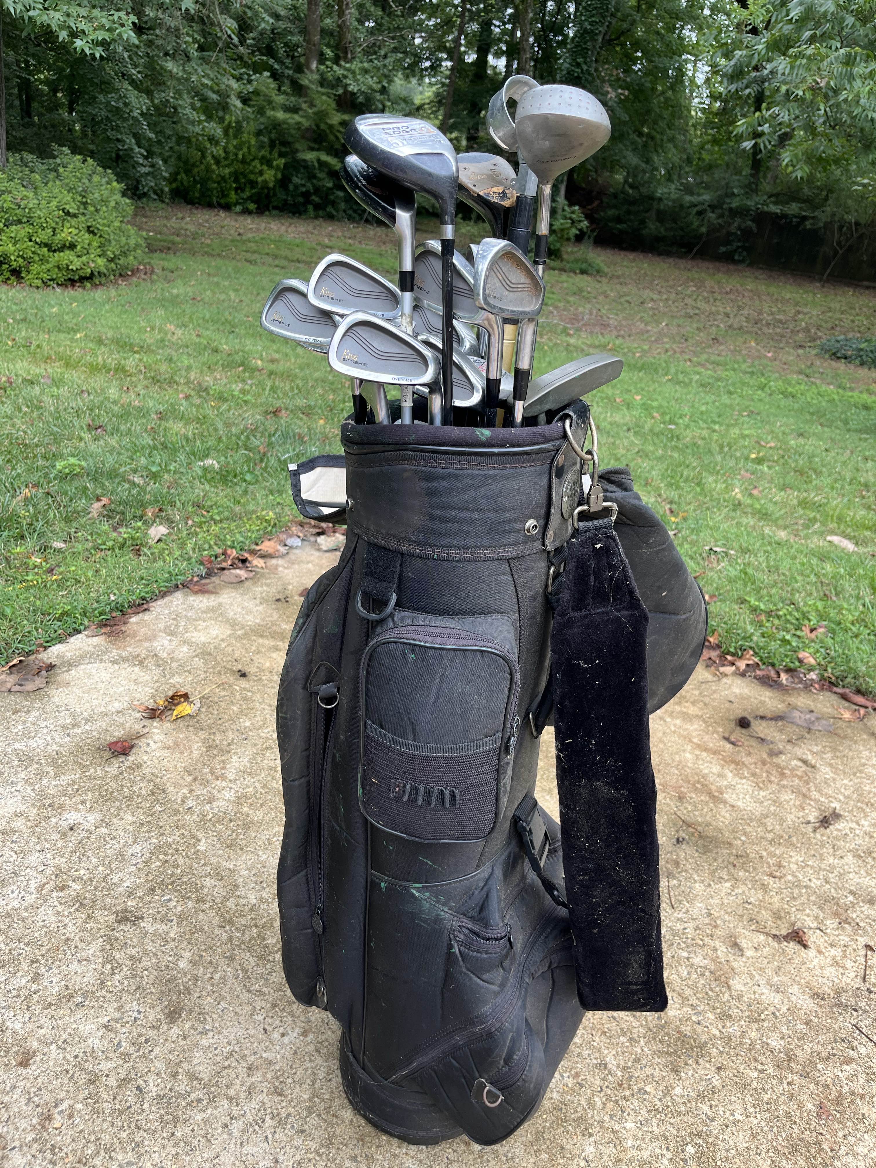 Sold at Auction: Gucci Black Golf Bag And Umbrella