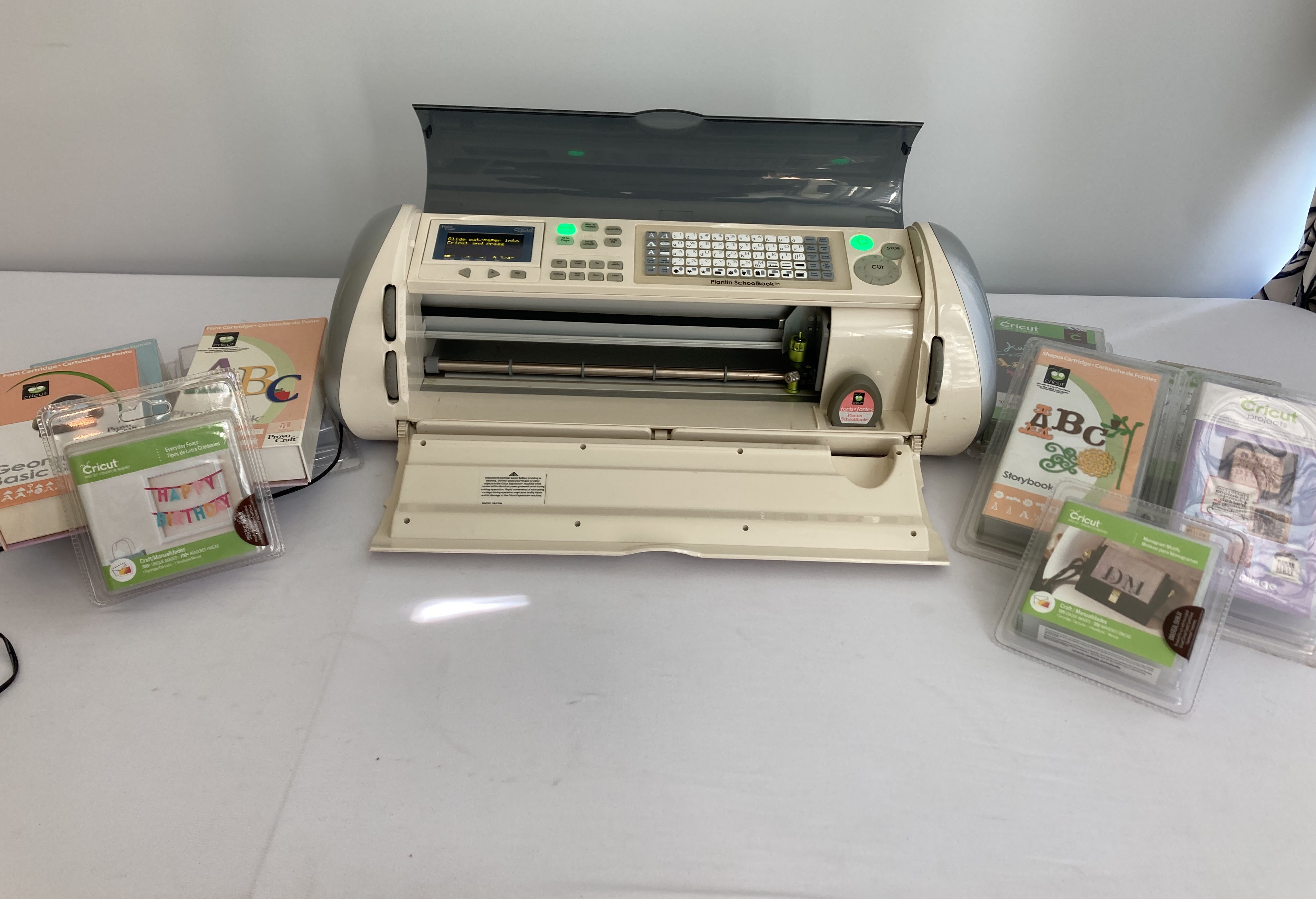 Buy the Cricut Expression Cutting Machine Tested Powers ON