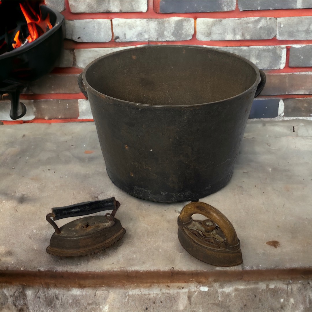 Vintage Cast Iron Cooking Pot