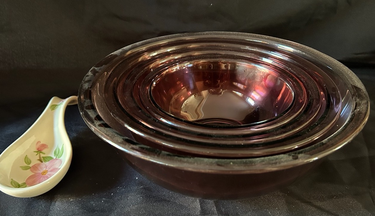 Pyrex Cranberry/amythest Mixing Bowls, Glass Mixing Bowls, MCM 