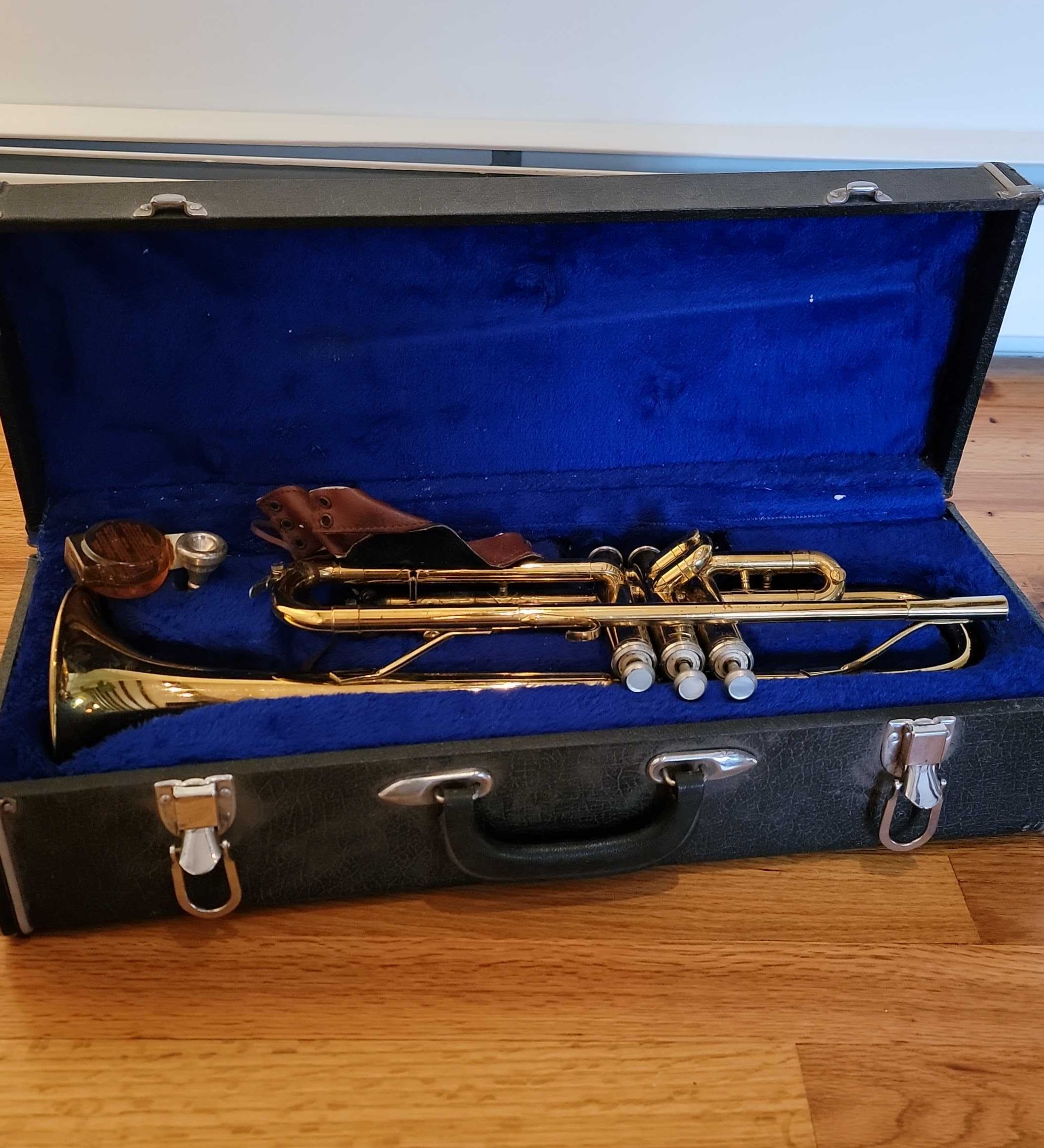 Boerne Middle School South - 10 Beginner Trumpet Accessory Package