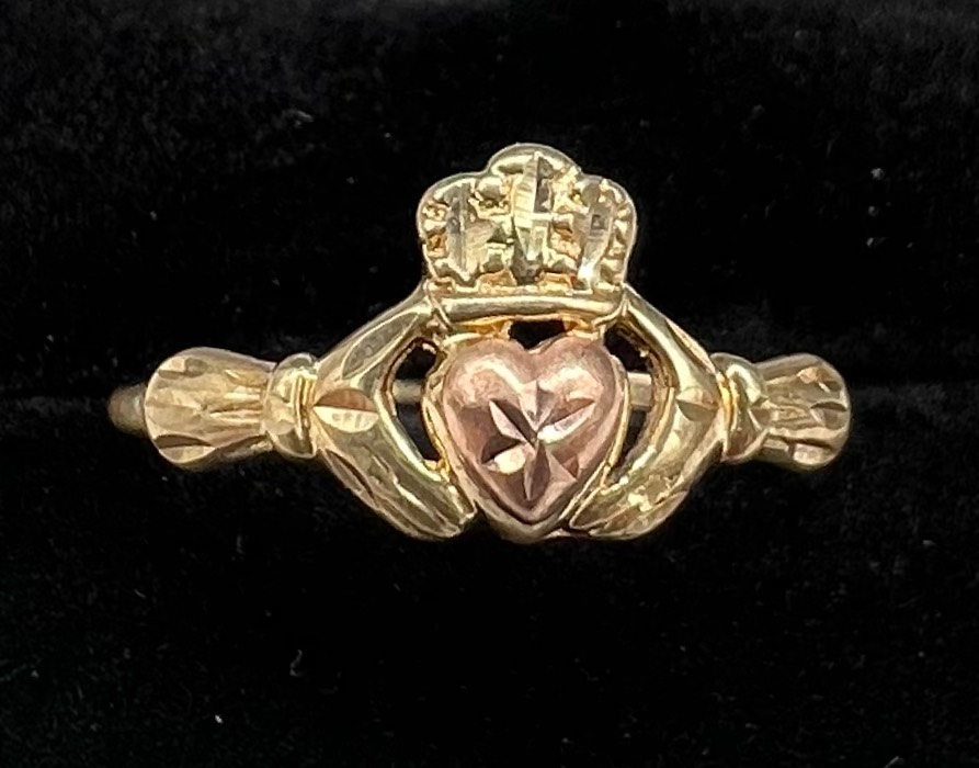 Gents Medium Claddagh Ring in 14K Gold - Fallers, Fallers Claddagh Rings -  Fallers.com - Fallers Irish Jewelry