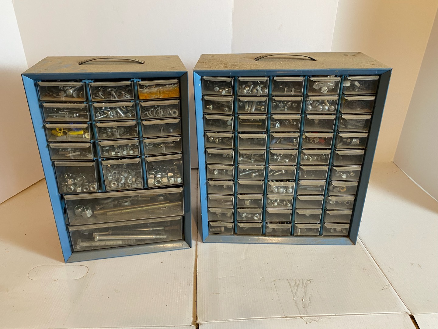 Vintage Akro-Mills 15 Drawer Metal Storage Cabinet Parts Nuts & Bolts  Organizer