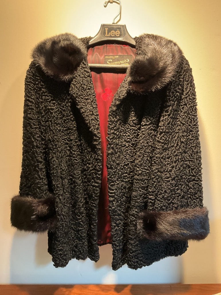 Cat Cardigan Sweater~Park Avenue Collection LV, NV Removable faux fur  collar VTG
