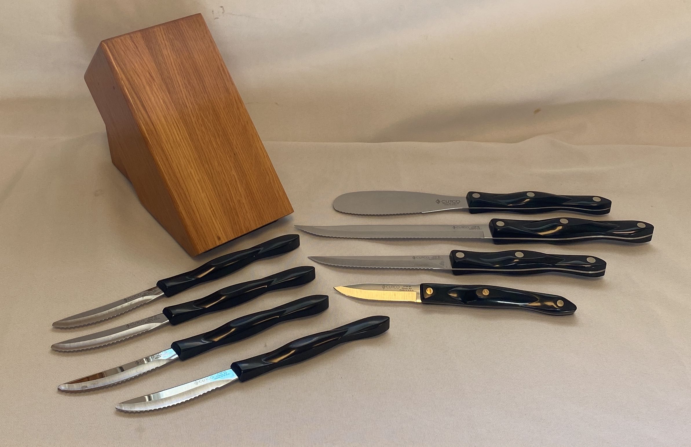 Sold at Auction: Cutco 17pc Cutlery Knife w Storage Wooden Block