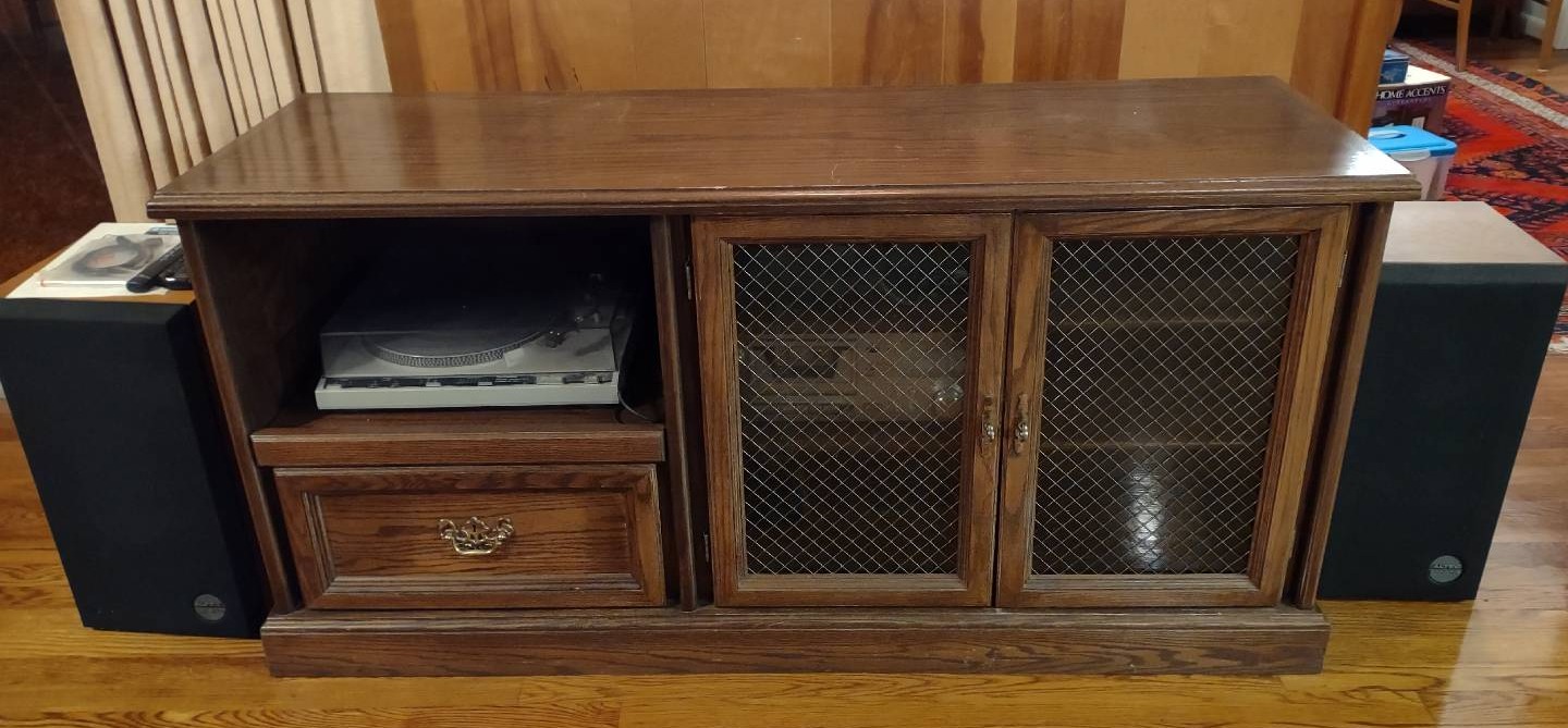 Vintage Stereo Cabinet With Turntable