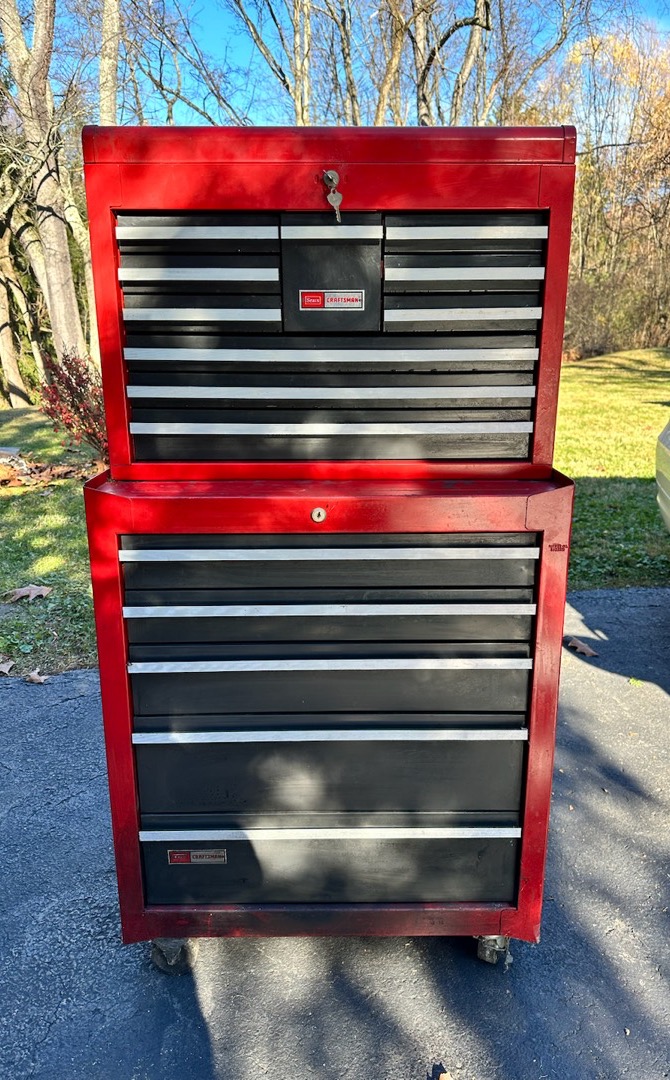 Powerbuilt 26 In. Portable Slant Front Power Tool Locker Toolbox with Power  Drill Slots, Storage Compartments, 16 Ga. Steel, Chrome Hardware