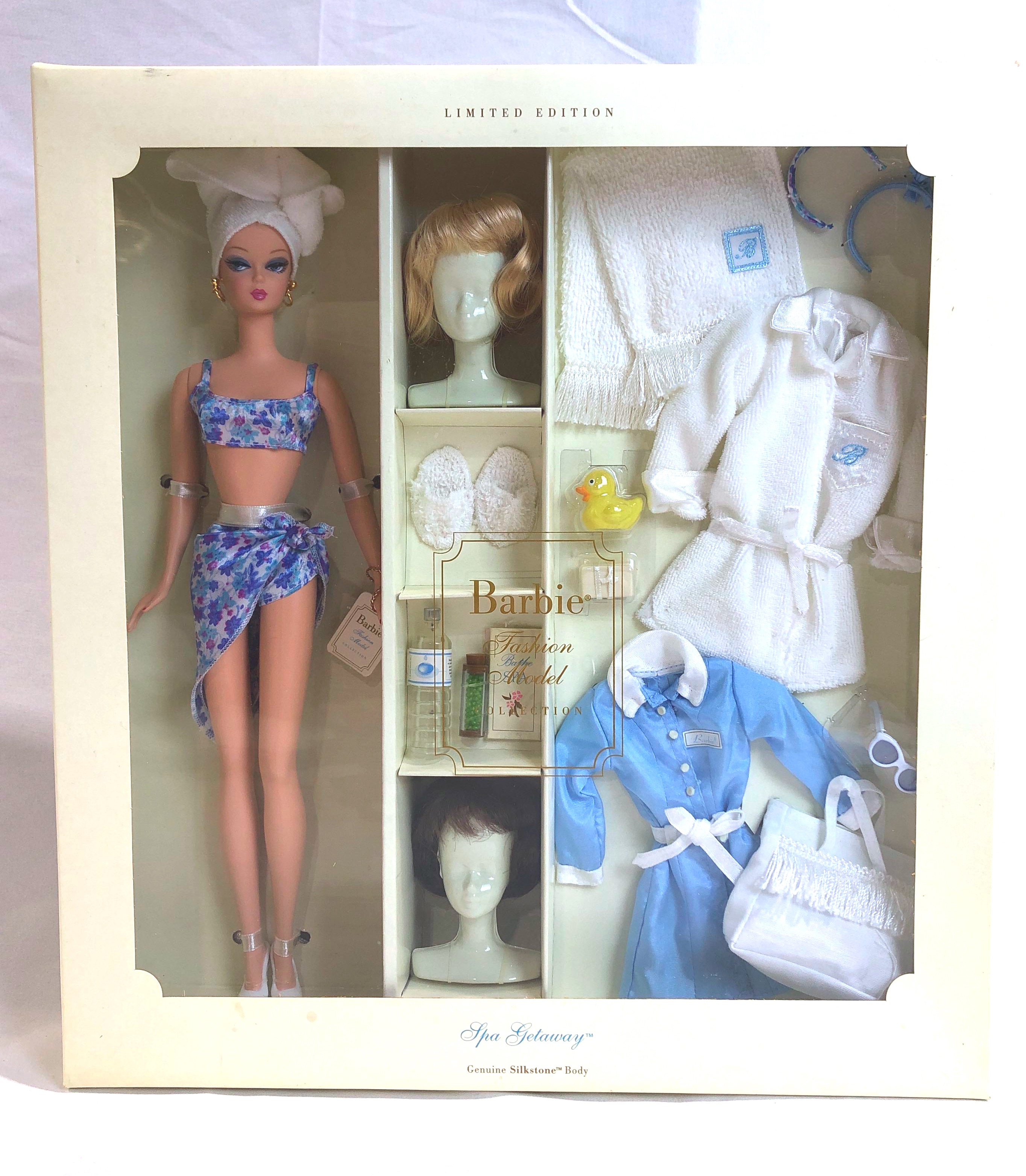 Spa-Getaway-Barbie-Giftset-Gold-Label-Fashion-Model-Collection