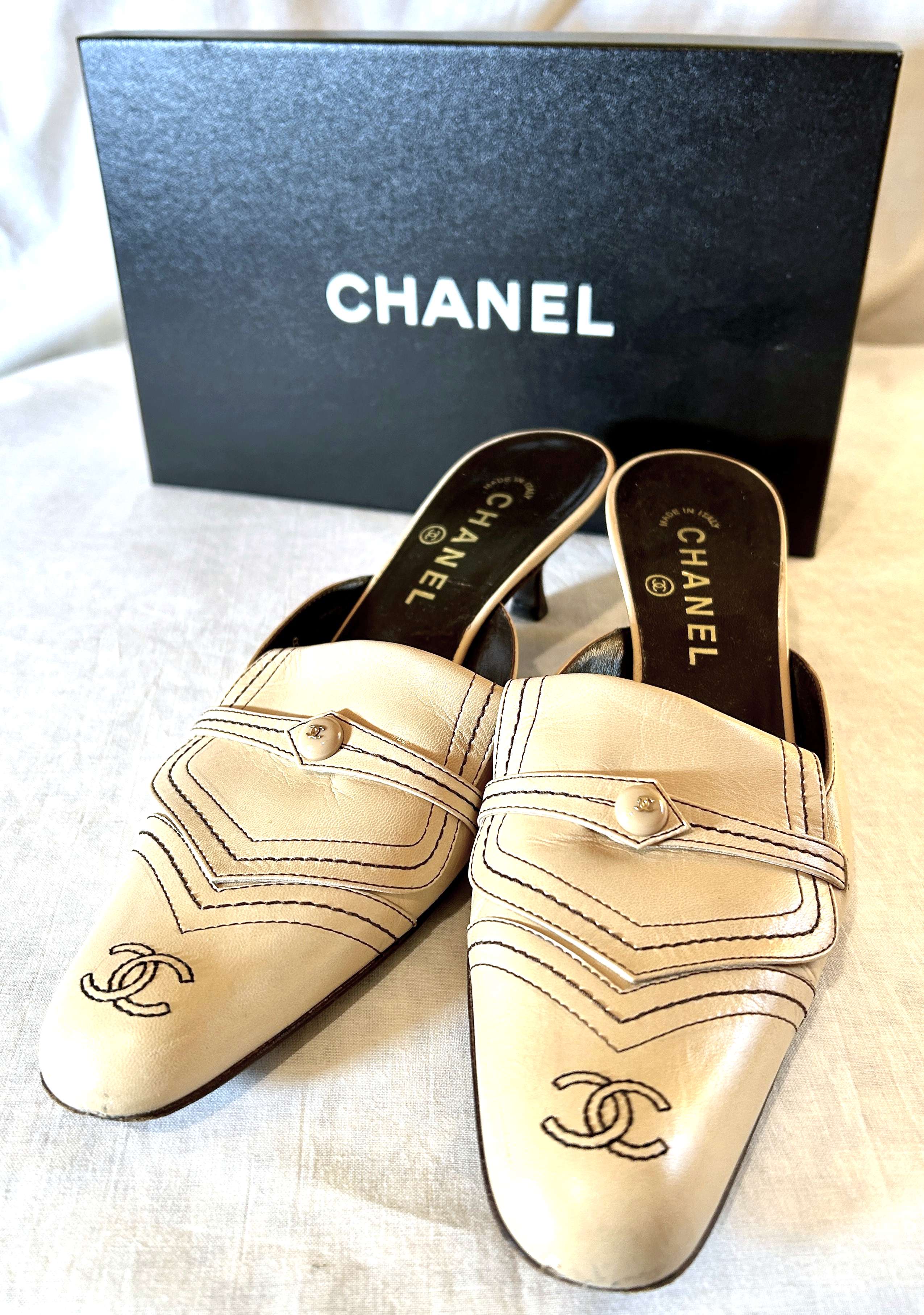 Vintage discount chanel slides