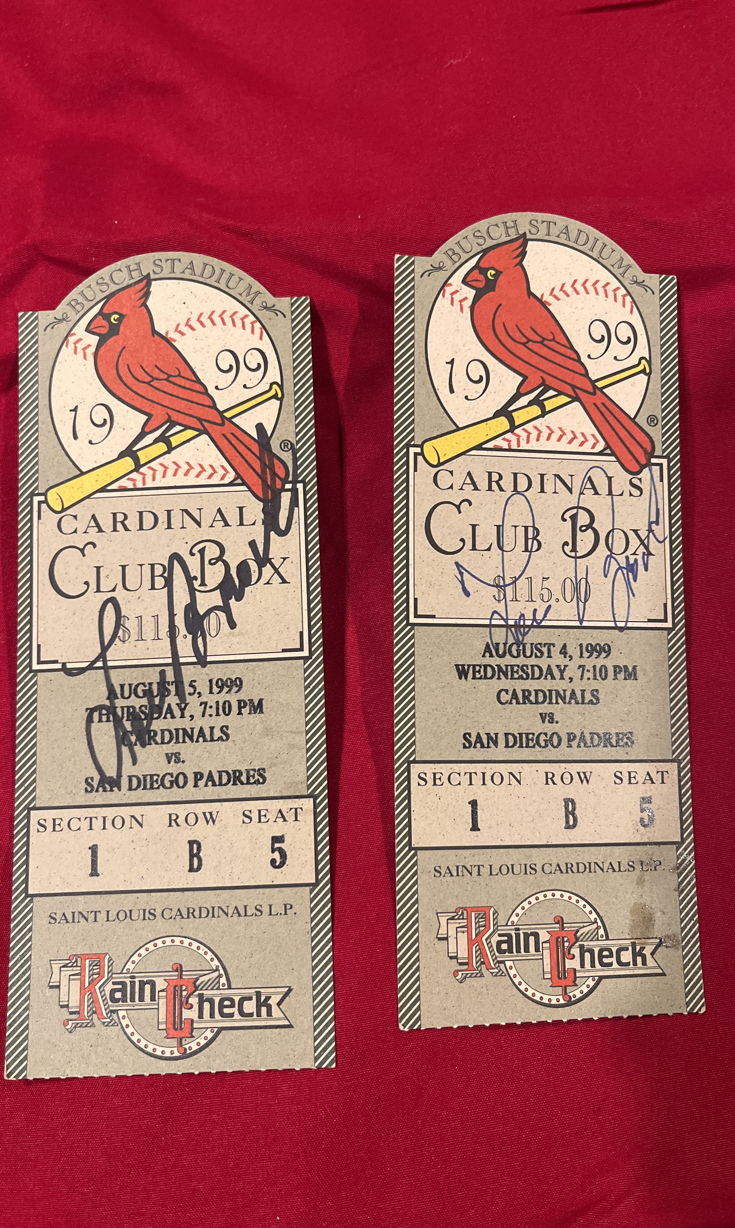 Thousands of Cardinals legend Lou Brock's personal items go on sale this  weekend