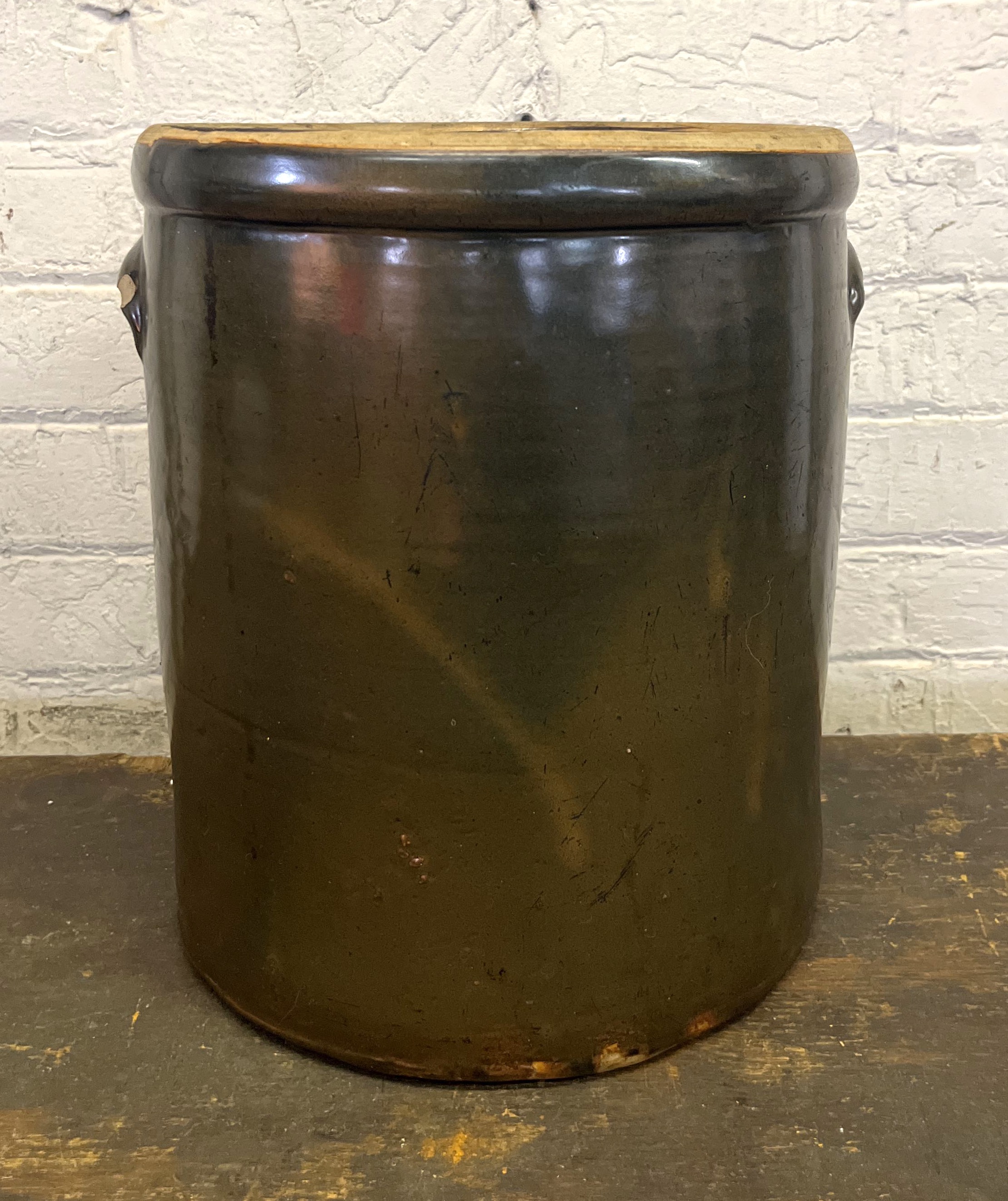 Hull USA Crestone Lidded Crock Pot (1Qt) – Main Street Estate Sales