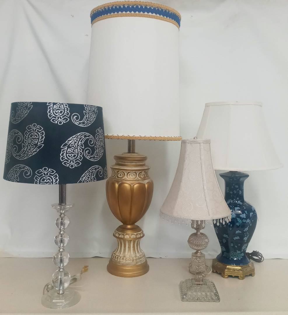 Vintage Mid Century Blue White & Gold Enamel Solid Brass Claw Foot Table  Lamp