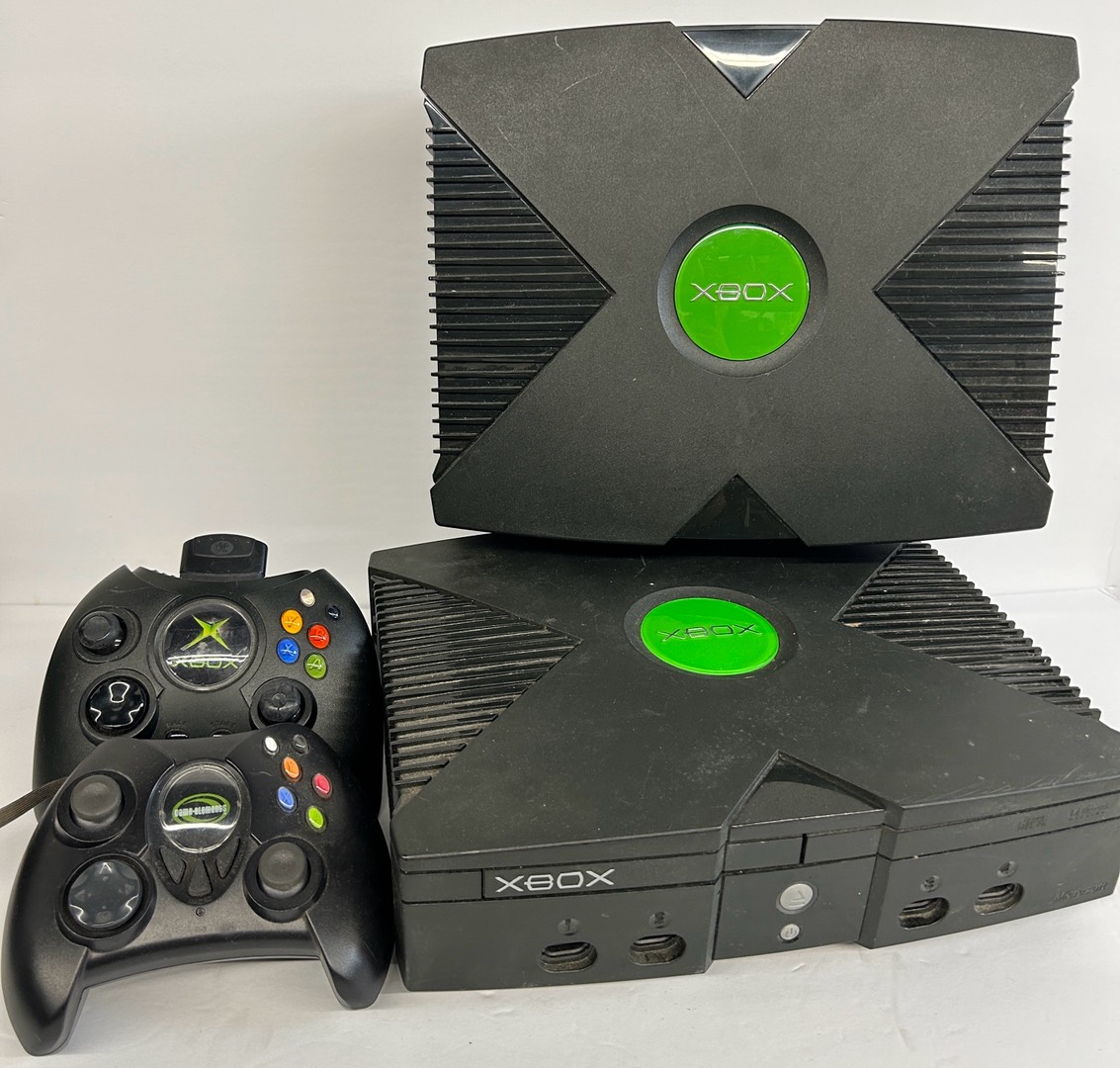 Microsoft-Xbox-Original-Launch-Edition-Pair-Controllers