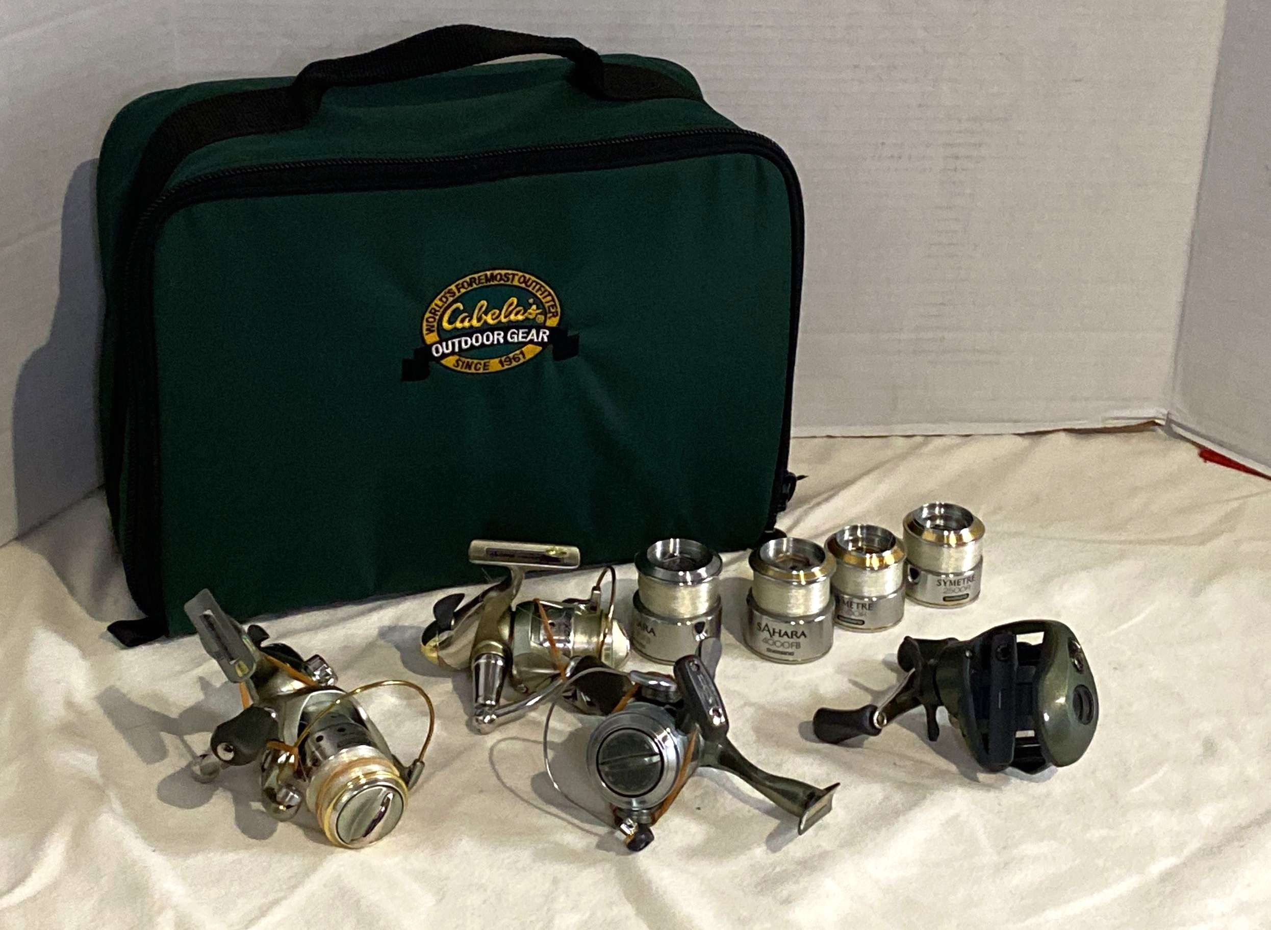 Fishing-Reels-And-Lines-In-Cabela-s-Case