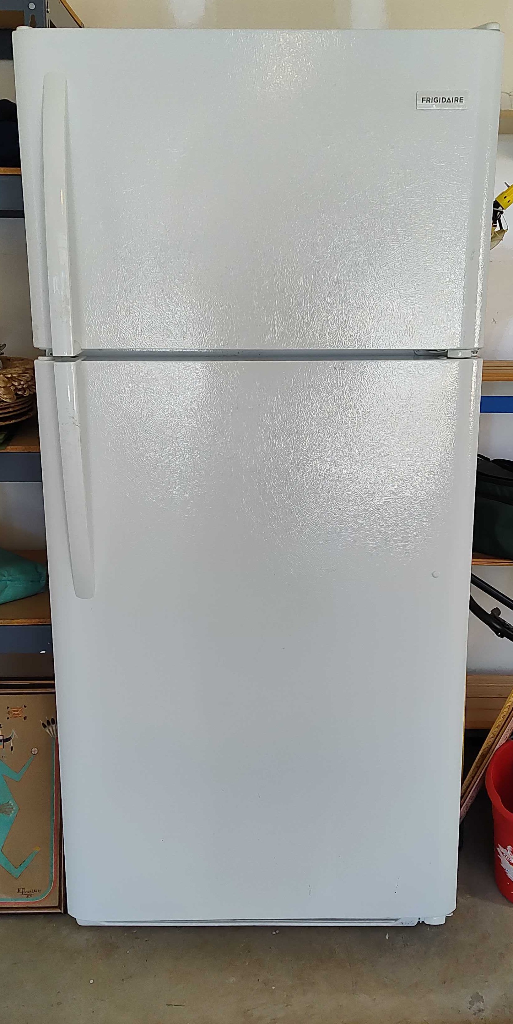 Frigidaire-Refrigerator-18-Cu-Ft-1001