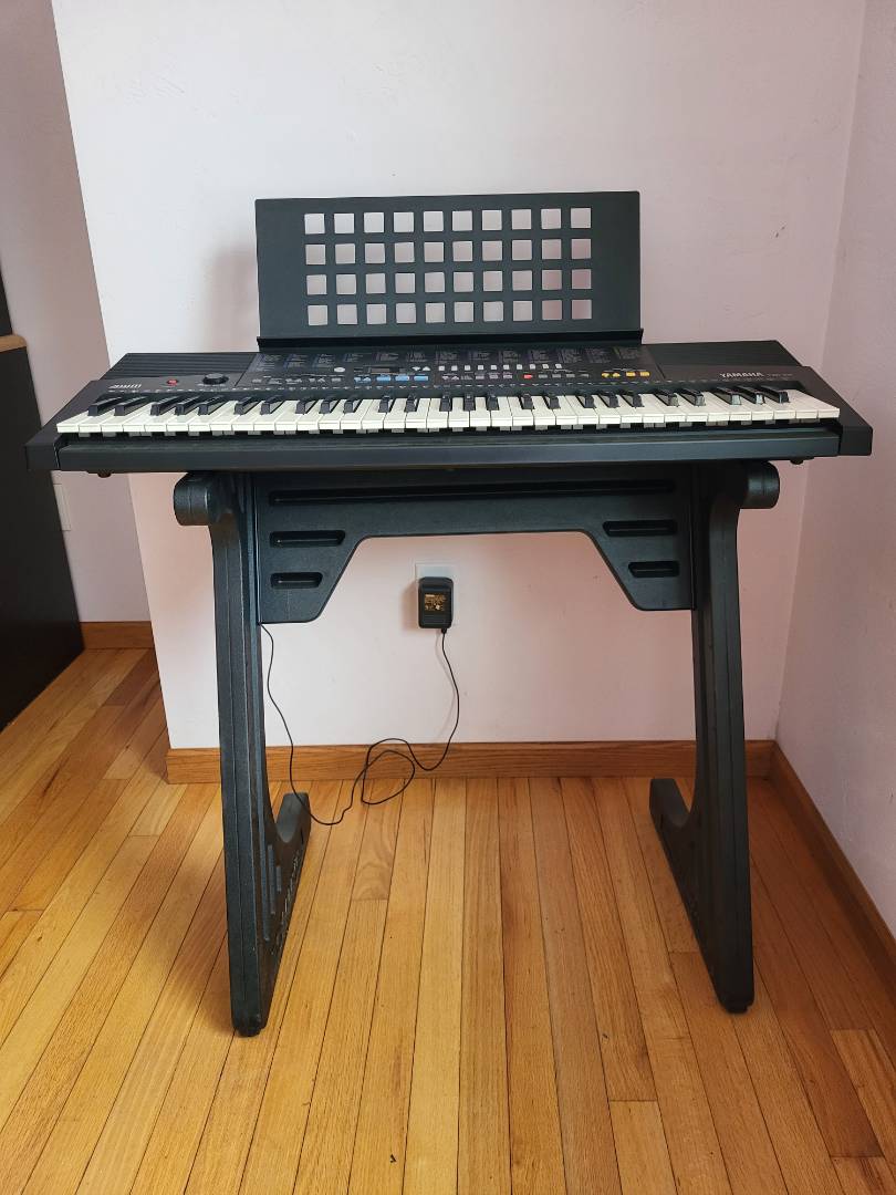 Yamaha-PSR-210-Keyboard