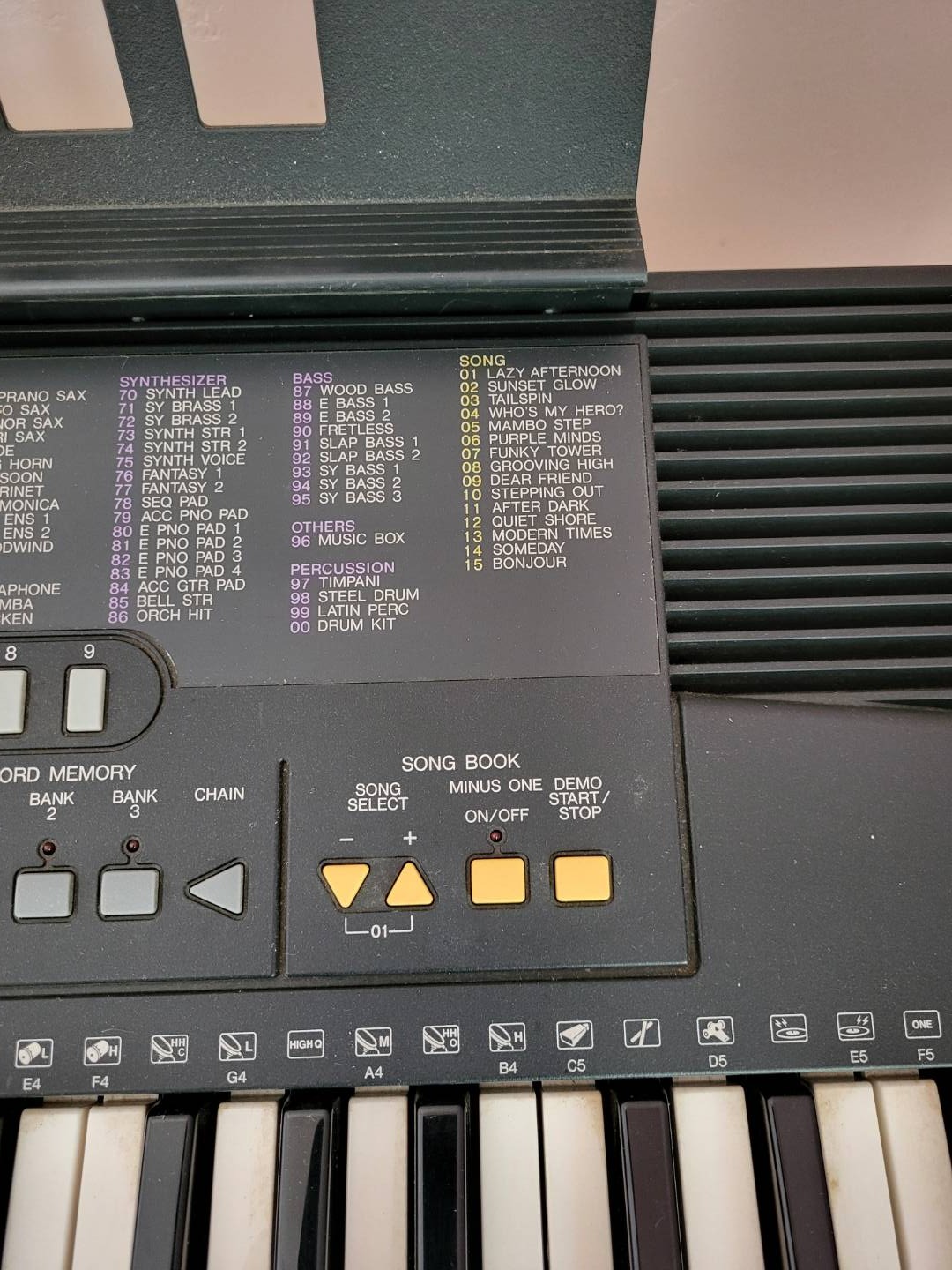 Yamaha-PSR-210-Keyboard
