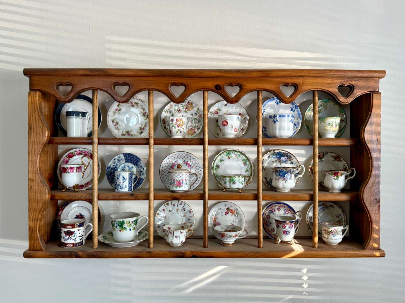 Vintage-Mixed-Fine-China-Teacup-Saucer-Collection-with