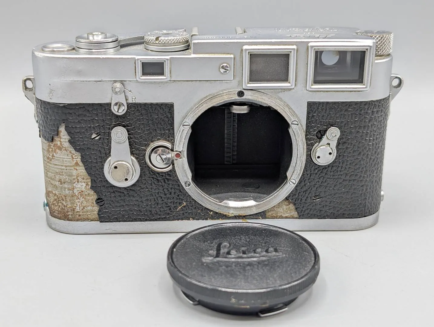 Leica-M3-Camera-with-Case-and-Accessories