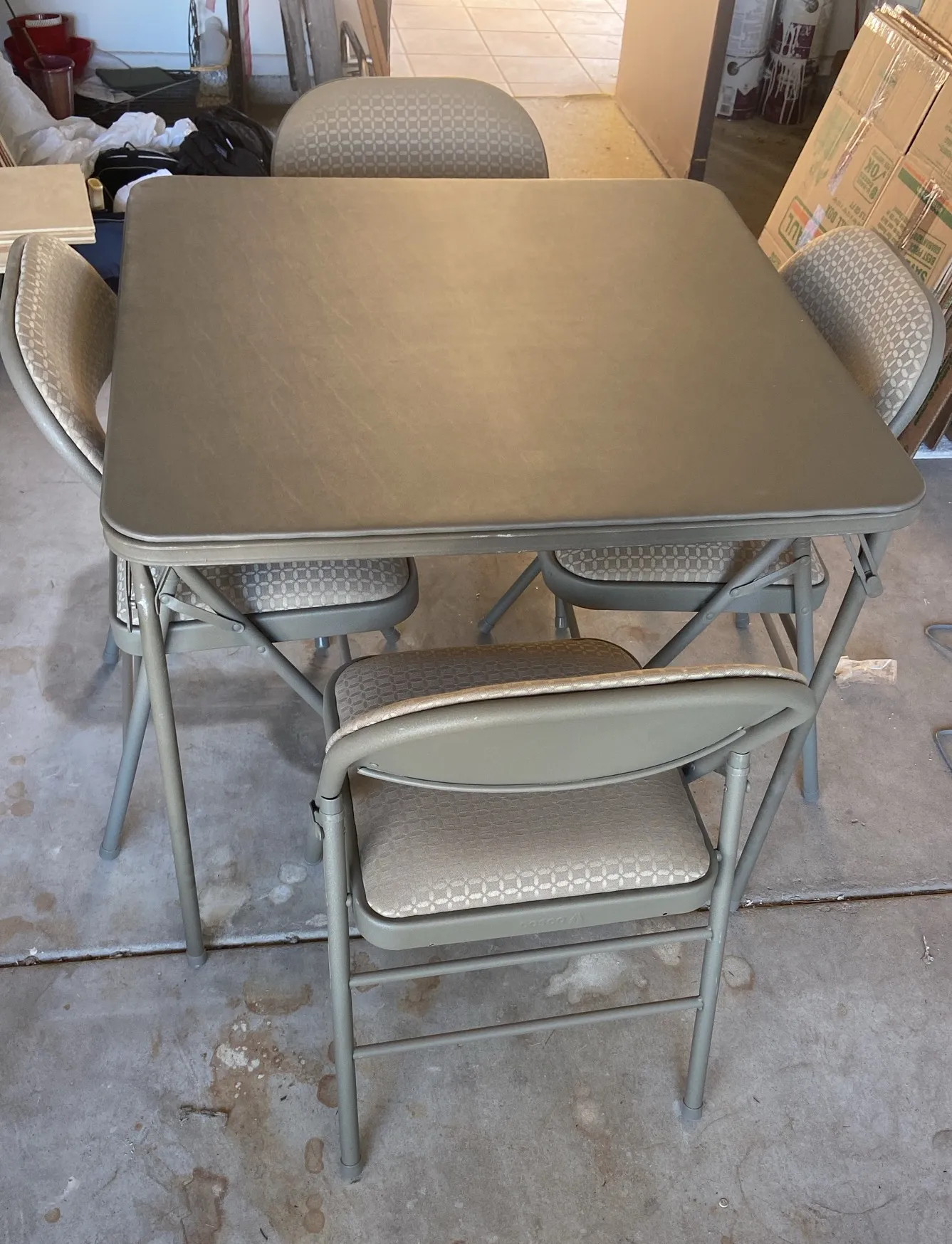 Card Table Round Game Tables And Chairs Barrington Billiards Player Folding  Round Card Table Casino, image size:1337x1748