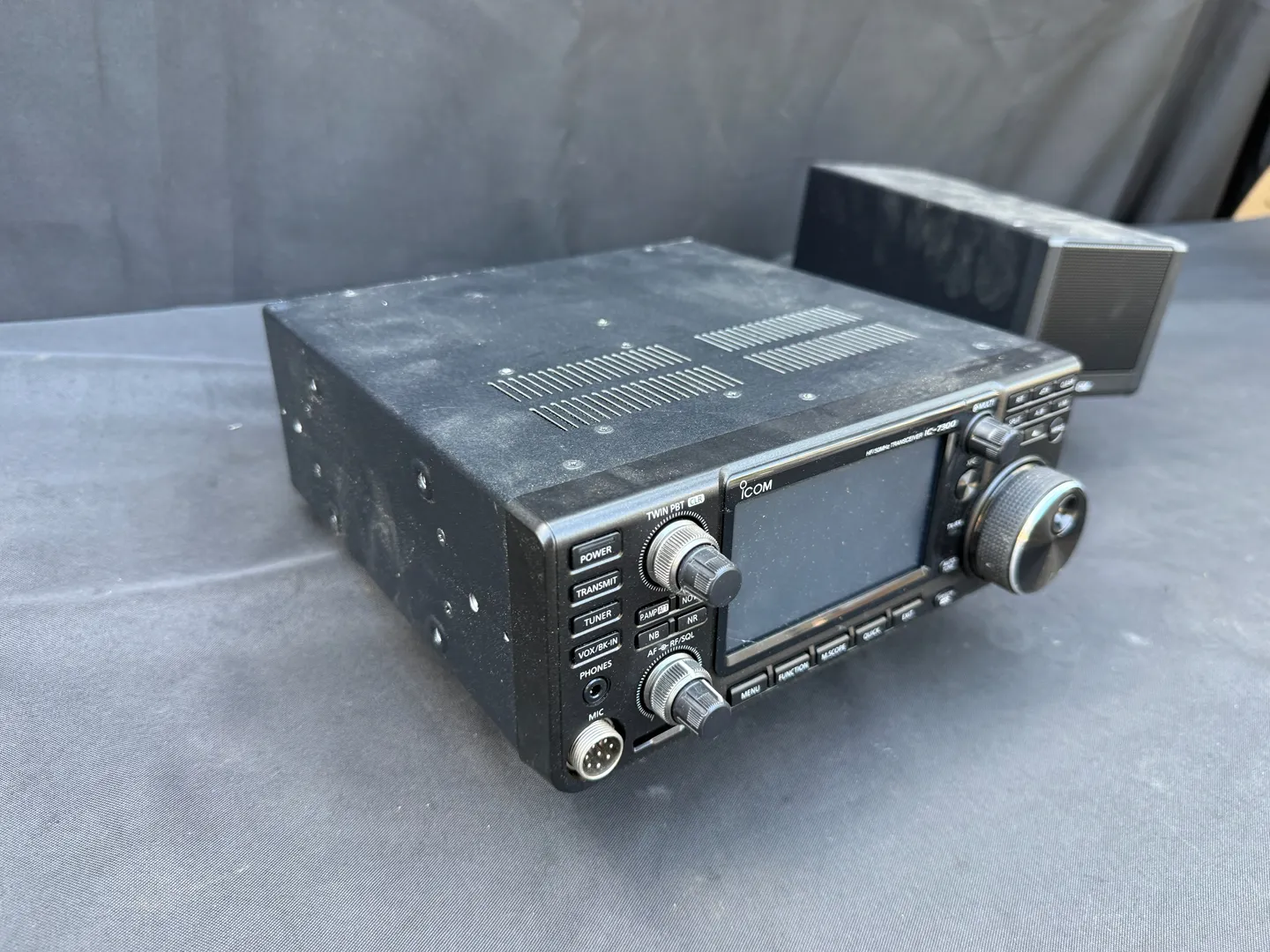 Icom-IC-7300-HF-50MHz-Transceiver-with-SP-38-External-Speaker-Untested